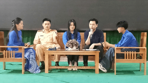Hơn 400 thanh niên tham gia “Ngày hội Thanh niên với văn hóa giao thông” và ra quân Ngày Chủ nhật xanh cấp tỉnh lần thứ VI