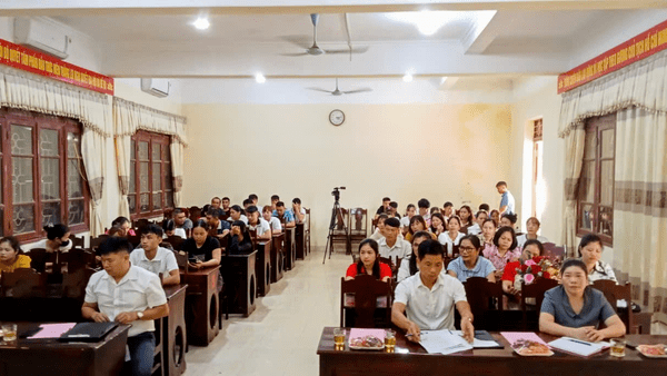 Bế giảng lớp bồi dưỡng lý luận chính trị dành cho đảng viên mới lớp thứ 4 năm 2025