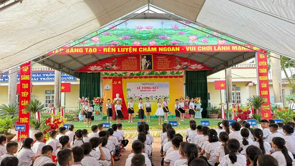 LÃNH ĐẠO XÃ LỘC BÌNH THĂM VÀ TẶNG QUÀ CHO TRẺ EM  NHÂN DỊP TẾT THIẾU NHI 01/6/2026