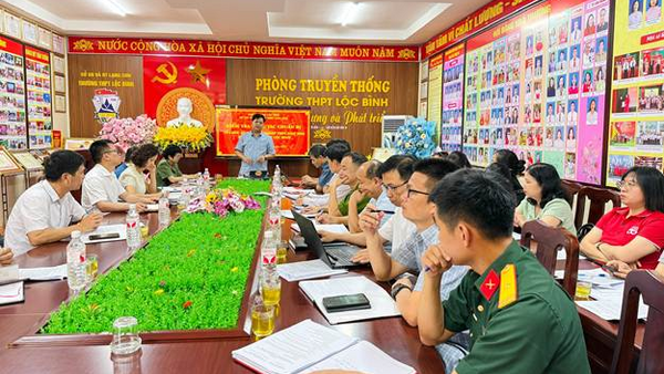 Đoàn kiểm tra số 2 của Ban Chỉ đạo cấp tỉnh Kỳ thi tốt nghiệp THPT năm 2026 kiểm tra thực tế công tác chuẩn bị Kỳ thi tốt nghiệp THPT năm 2026   tại Trường THPT Lộc Bình