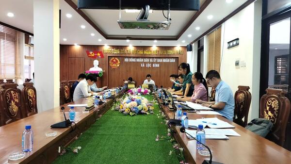 Ủy ban nhân dân xã Lộc Bình tổ chức phiên họp tháng 10 năm 2025