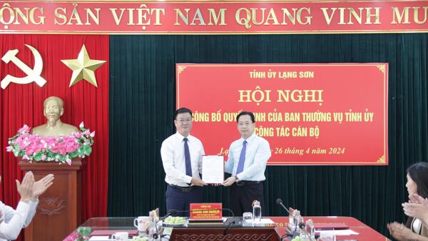 Công bố Quyết định về công tác cán bộ tại huyện Lộc Bình