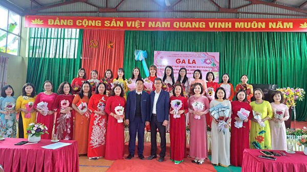 CĐCS Trường Tiểu học Minh Khai : Tổ chức kỷ niệm 115 năm ngày Quốc tế Phụ nữ và hưởng ứng “Tuần lễ áo dài” năm 2025