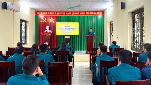 Khai mạc huấn luyện dân quân tự vệ khối cơ quan huyện năm 2025