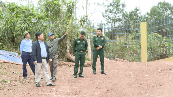 UBND huyện Kiểm tra tình hình phòng chống buôn lậu gian cầm và sản phẩm động vật qua biên giới