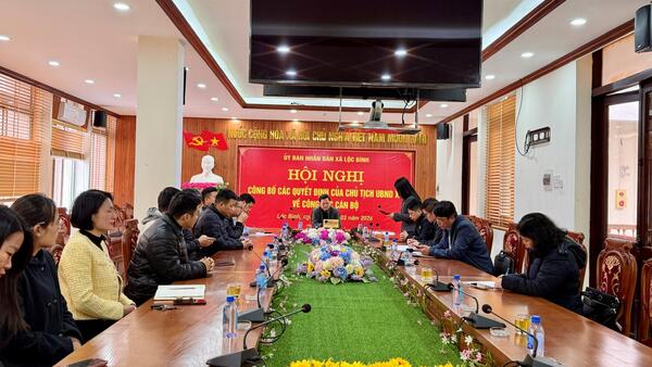 XÃ LỘC BÌNH TỔ CHỨC HỘI NGHỊ CÔNG BỐ CÁC QUYẾT ĐỊNH VỀ CÔNG TÁC CÁN BỘ