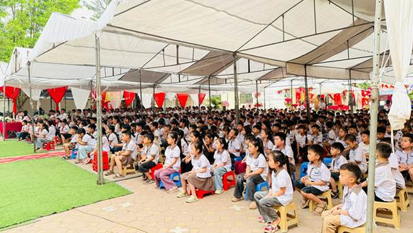 Chương trình hoạt động trải nghiệm với chủ đề “Ngày hội STEM, Robotics, Ngày Sách và Văn hóa đọc”.