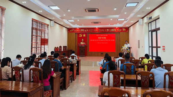 Đảng ủy – UBND xã Lộc Bình tổ chức Hội nghị công bố các quyết định về công tác cán bộ
