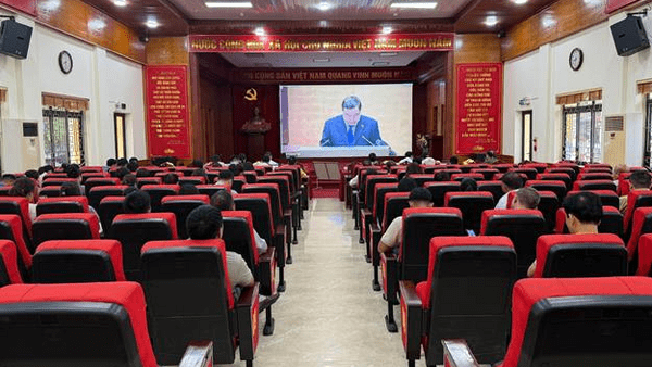 HỘI NGHỊ TOÀN QUỐC NGHIÊN CỨU, HỌC TẬP, QUÁN TRIỆT VÀ TRIỂN KHAI THỰC HIỆN NGHỊ QUYẾT SỐ 10-NQ/TW CỦA BỘ CHÍNH TRỊ VỀ PHÁT TRIỂN KINH TẾ CÓ VỐN ĐẦU TƯ NƯỚC NGOÀI