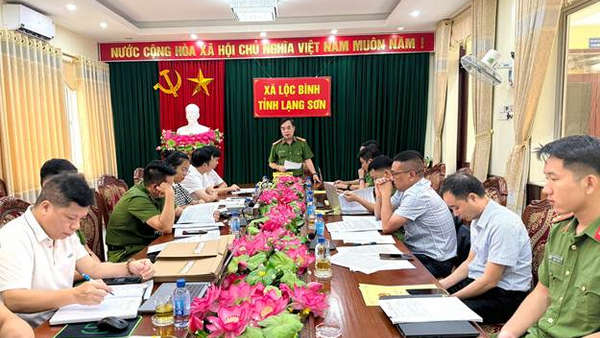 ĐOÀN KIỂM TRA LIÊN NGÀNH CỦA TỈNH KIỂM TRA CÔNG TÁC PCCC, CNCH TẠI XÃ LỘC BÌNH