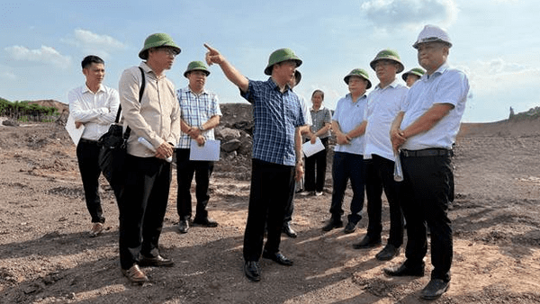 ĐỒNG CHÍ PHÓ CHỦ TỊCH THƯỜNG TRỰC UBND TỈNH KIỂM TRA TIẾN ĐỘ CÁC DỰ ÁN TRÊN ĐỊA BÀN XÃ LỘC BÌNH