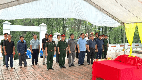 LỘC BÌNH TỔ CHỨC LỄ ĐÓN NHẬN, TRUY ĐIỆU VÀ AN TÁNG HÀI CỐT LIỆT SĨ VI VĂN ÈO