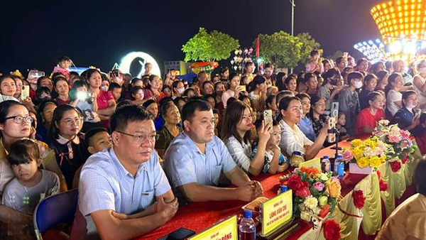 LỘC BÌNH: ĐÊM HỘI TRĂNG RẰM NĂM 2026 DIỄN RA THÀNH CÔNG TỐT ĐẸP