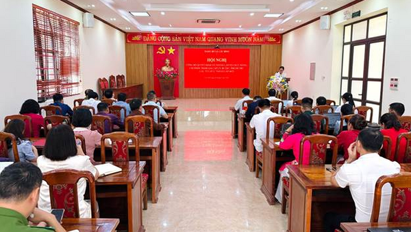 LỘC BÌNH: CÔNG BỐ CÁC QUYẾT ĐỊNH THÀNH LẬP TỔ CHỨC ĐẢNG TRỰC THUỘC ĐẢNG ỦY XÃ