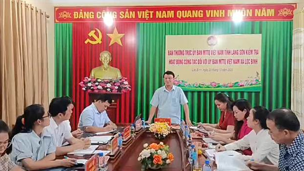 Đoàn công tác Ủy ban MTTQ Việt Nam tỉnh Lạng Sơn kiểm tra công tác Mặt trận tại xã Lộc Bình